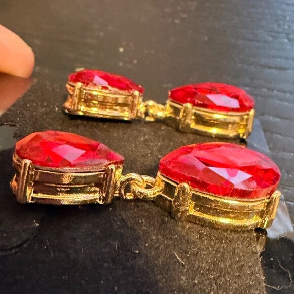 Vintage Eisenberg Ice Red Rhinestone Drop Earrings Goldtone Holiday Jewelry - Picture 3 of 3